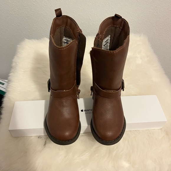 Rich brown baby boots - Picture 2 of 8